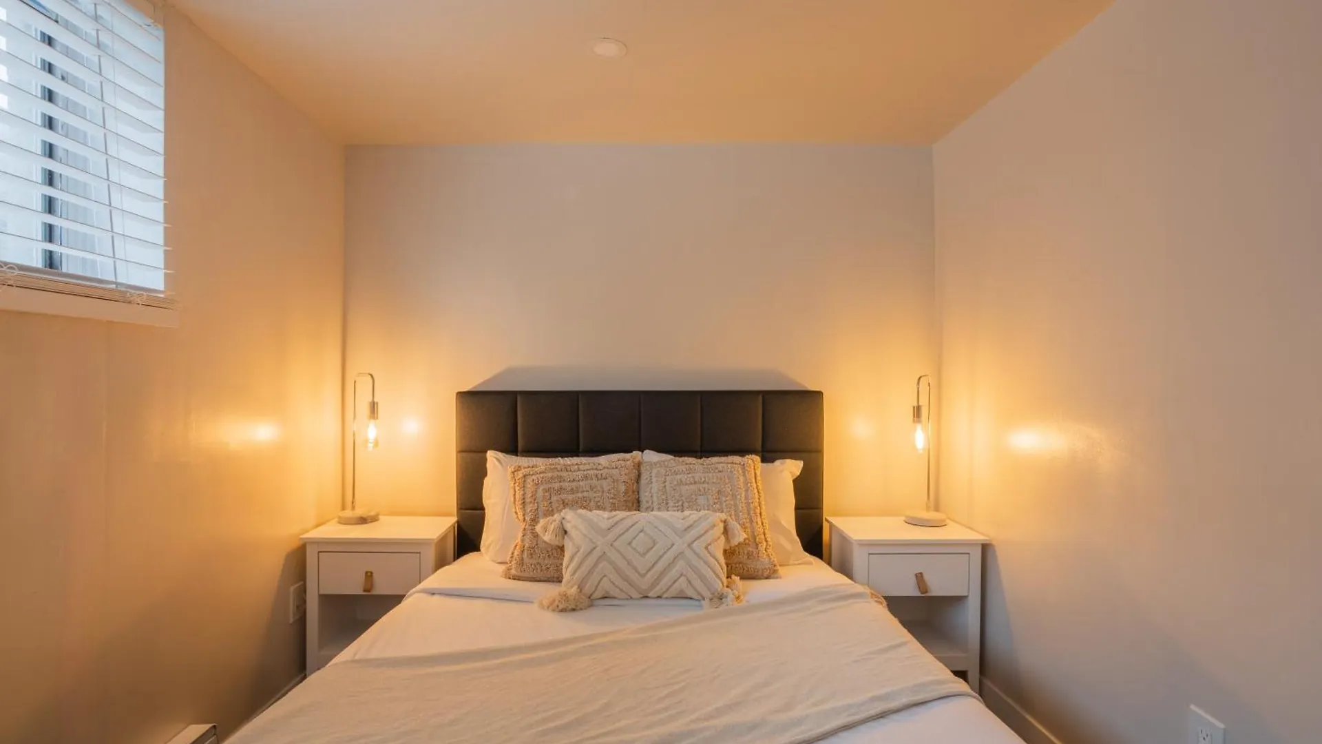 Apartment Stylish 4Br In The Heart Of Plateau Montreal Zw8 Canada