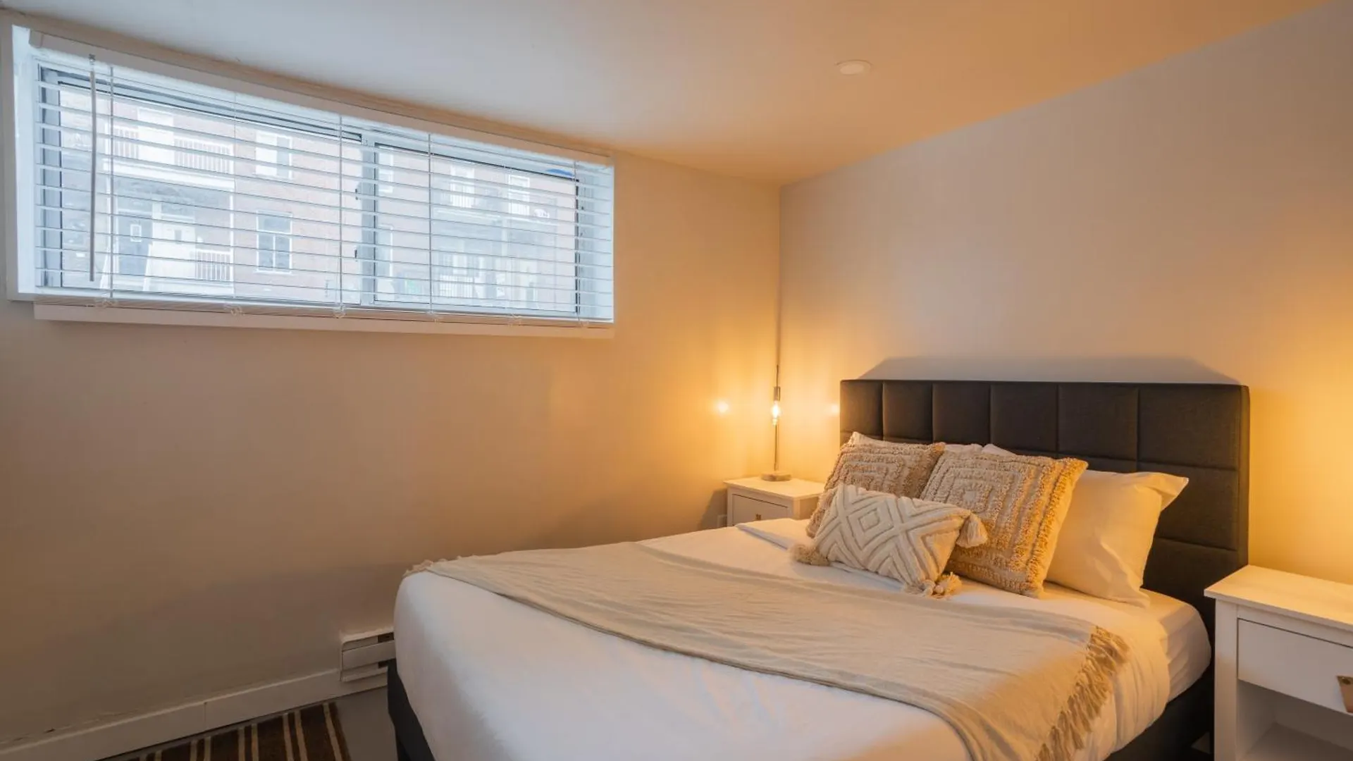 Stylish 4Br In The Heart Of Plateau Montreal Zw8