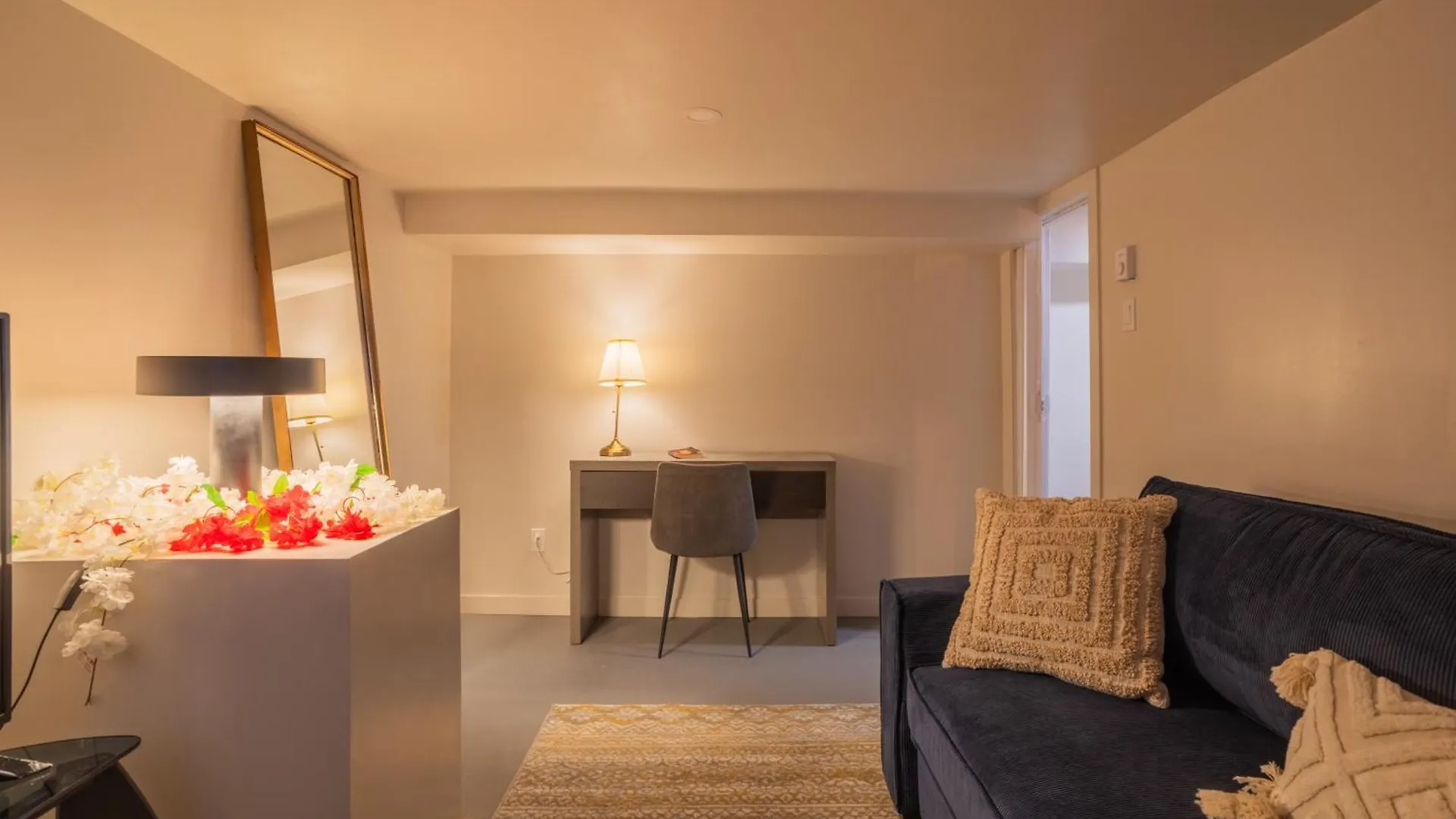 Stylish 4Br In The Heart Of Plateau Montreal Zw8