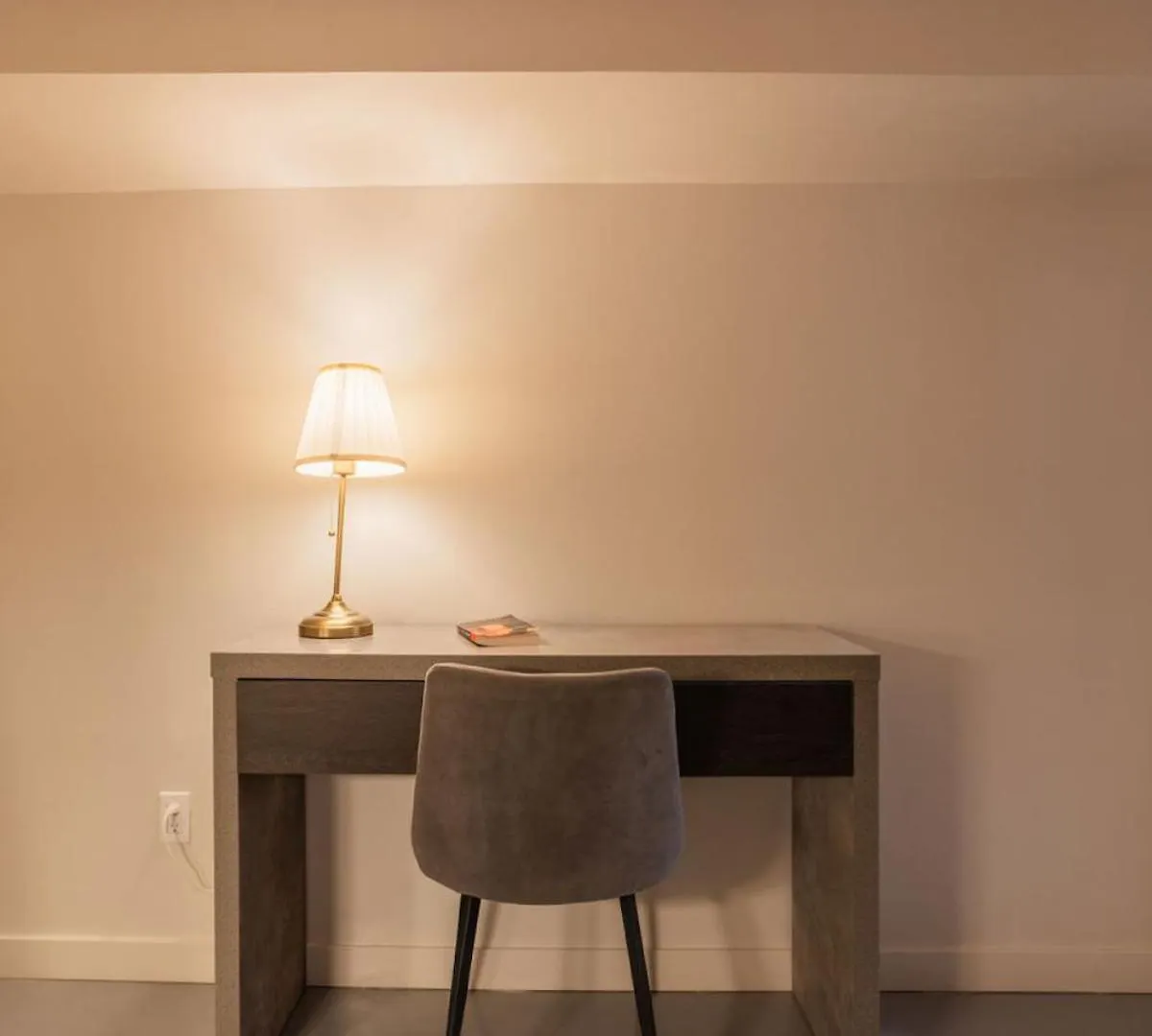 Stylish 4Br In The Heart Of Plateau Montreal Zw8 0*,  Canada