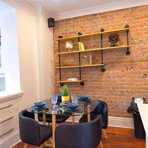 Superb 2 Bed In Plateau 10min To Mont-royal Metro Montreal