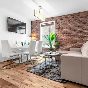 Beautiful 3-bedrooms In Heart Of Plateau Mont-royal Montreal