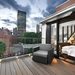 Inn épik Montréal, Montreal